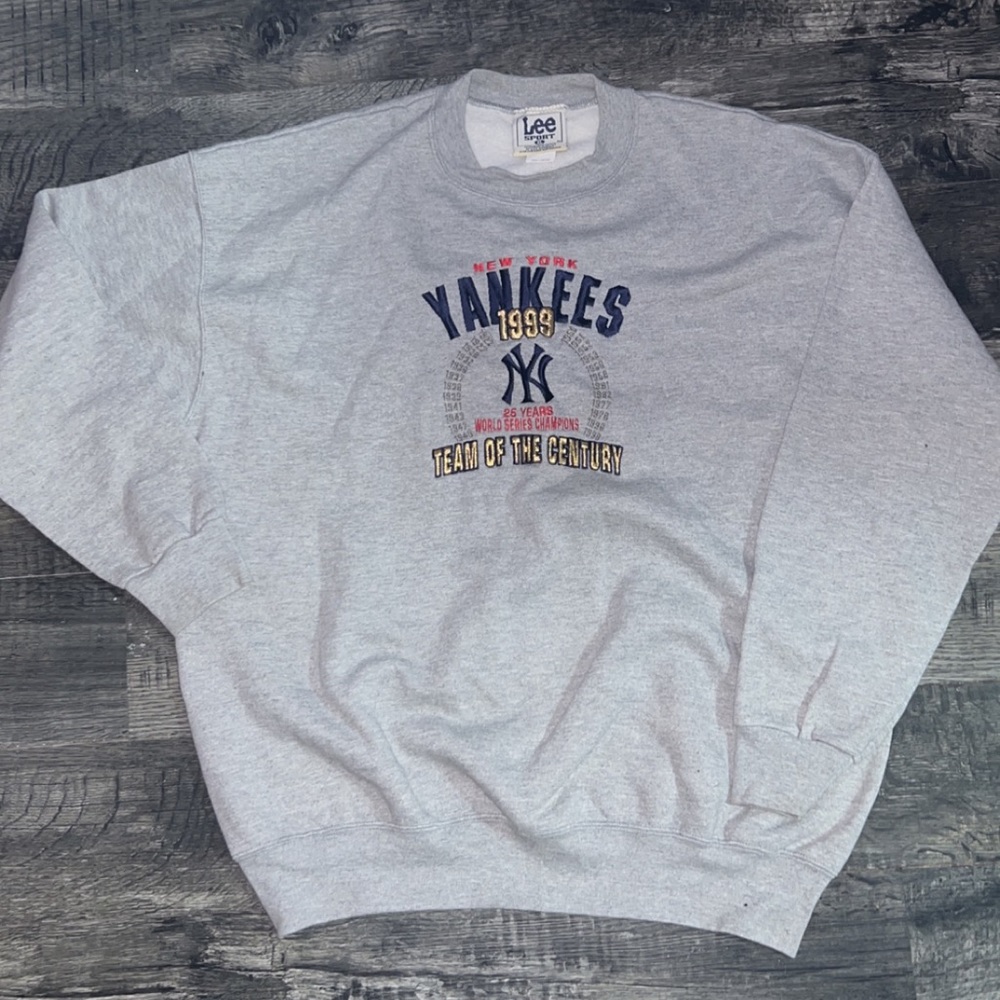 Vintage 1999 World Series Champions sweatshirt